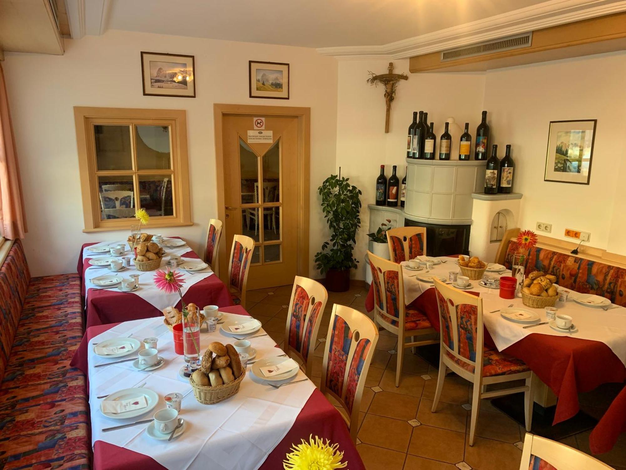 Appartmenthotel Elvis Urtijëi