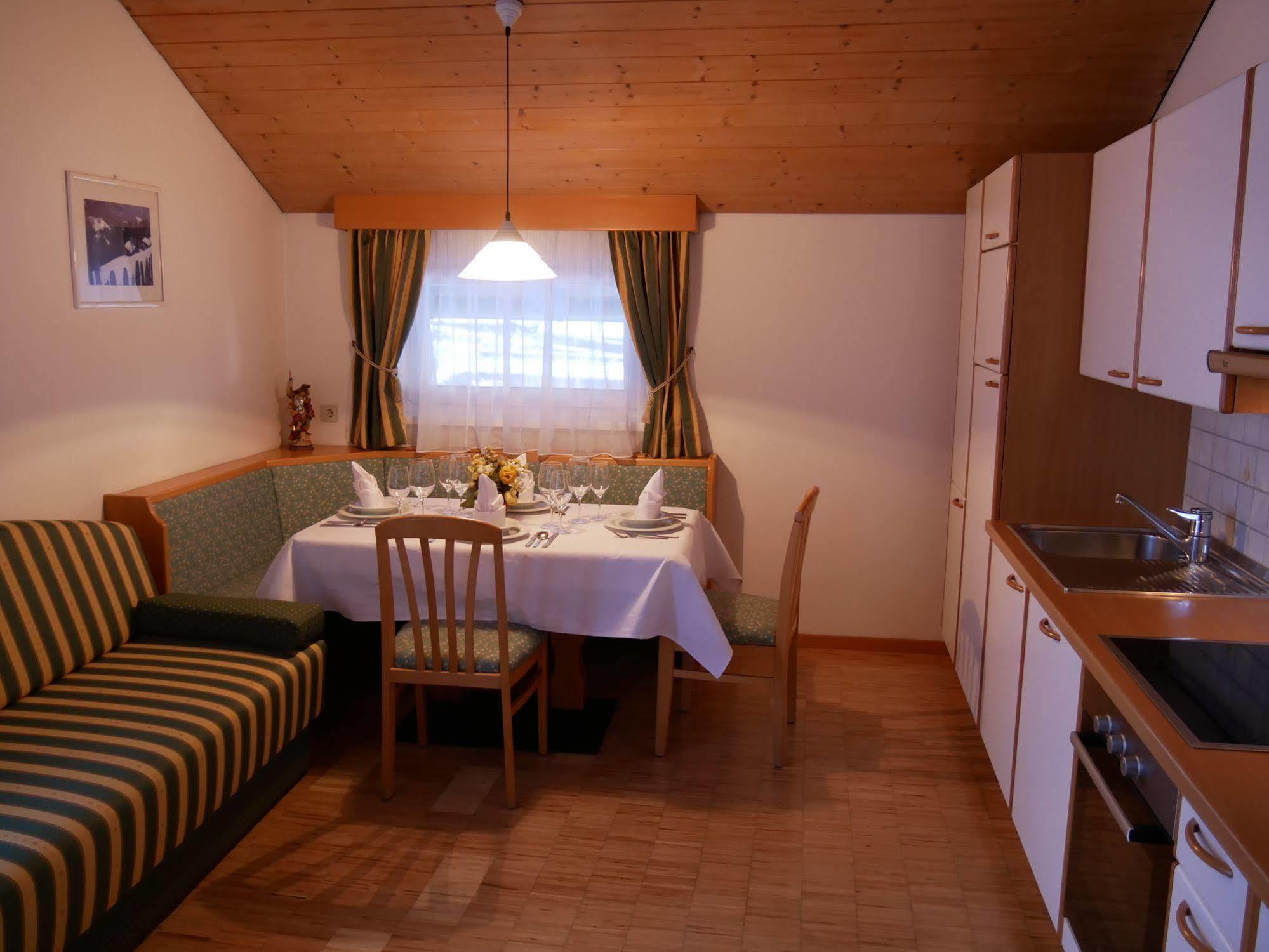 Appartmenthotel Residence Elvis 2* Ortisei